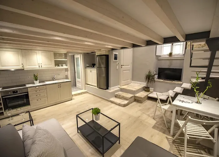 Yiasemi Corfu Loft * Corfu (city)